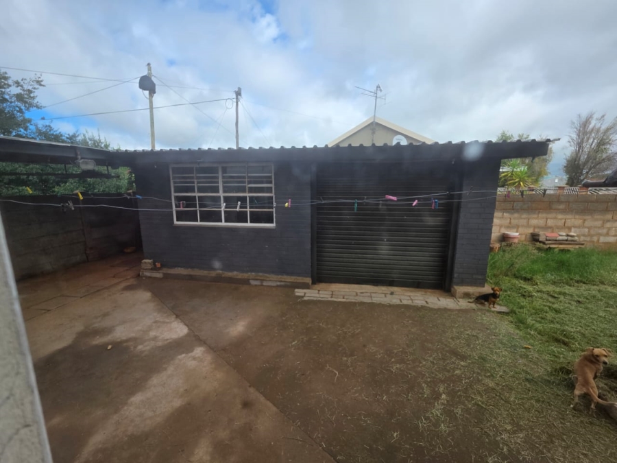 4 Bedroom Property for Sale in Roodepan Northern Cape